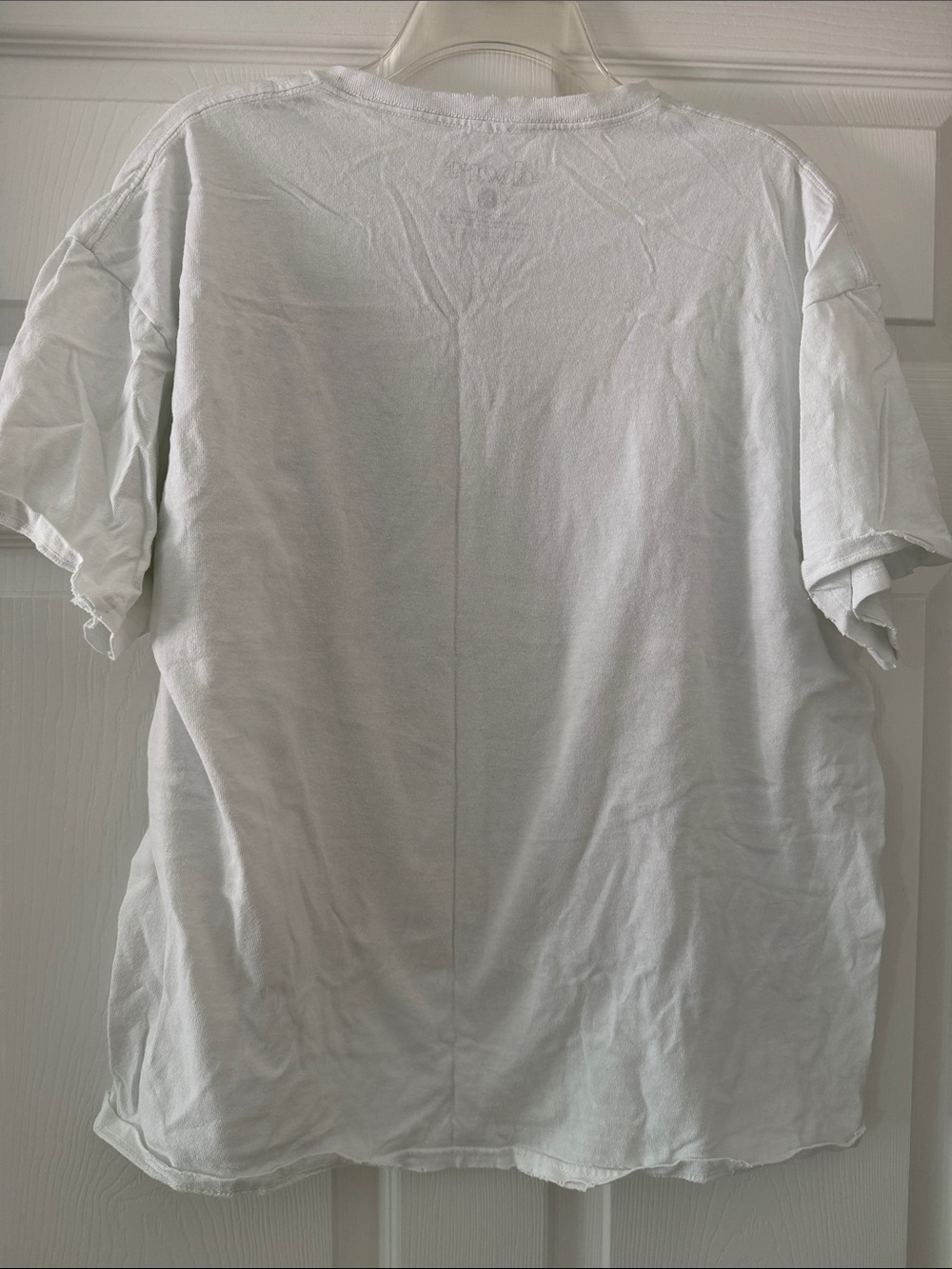 Buckle White Short-Sleeve Graphic Tee with Pink and Peach Art - Picture 4 of 4